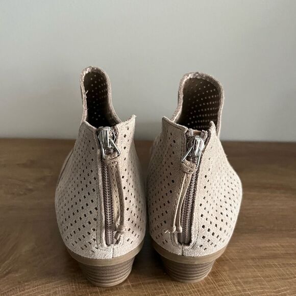 Kenneth Cole Reaction Beige Perforated Ankle Booties Women’s 12 New - Picture 4 of 8